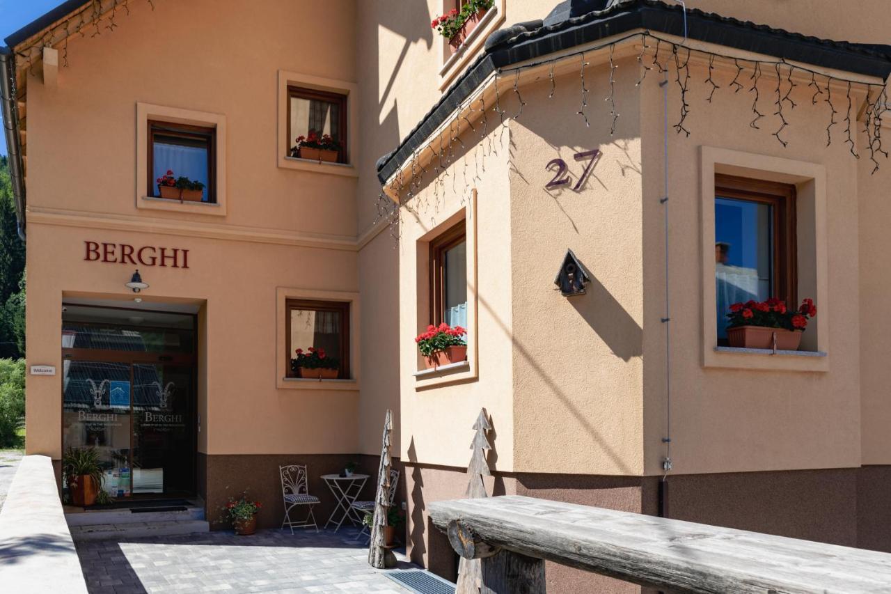 Berghi Hotel And Apartments Kranjska Gora Exteriör bild